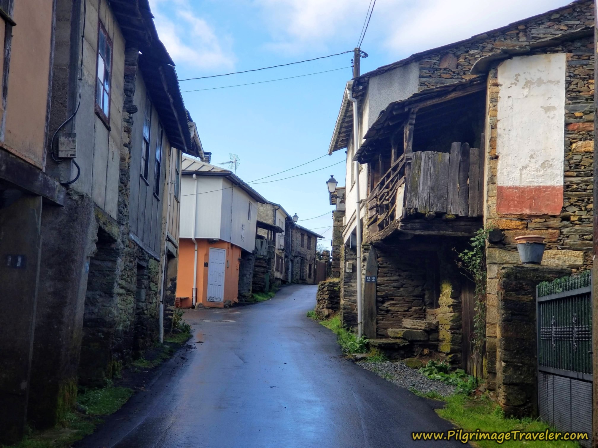 Walking Through Portocamba on the Camino Sanabrés from to A Venda da Capela to A Laza