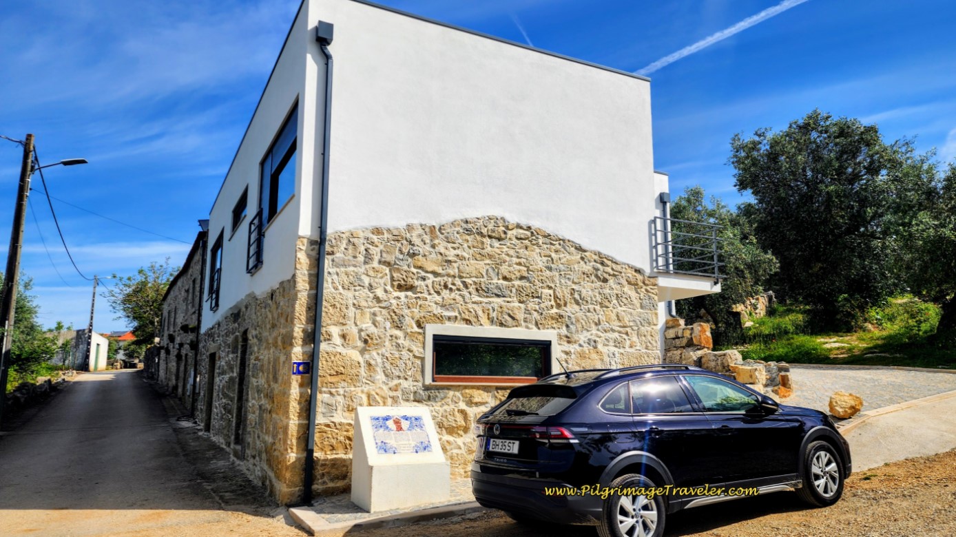 Entering Zambujal on the Rua de Santiago