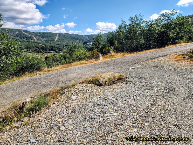 Left Turn Onto the Rúa Campobecerros