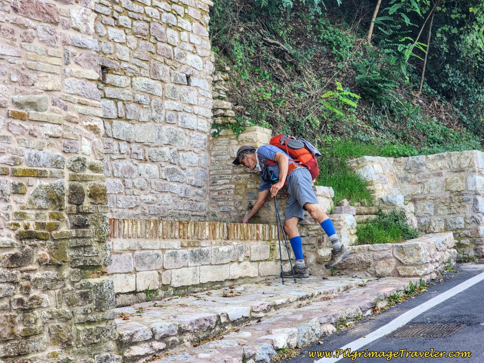 A Well-Placed Fountain on the Via Ponte dei Galli A Well-Placed Fountain on the Via Ponte dei Galli