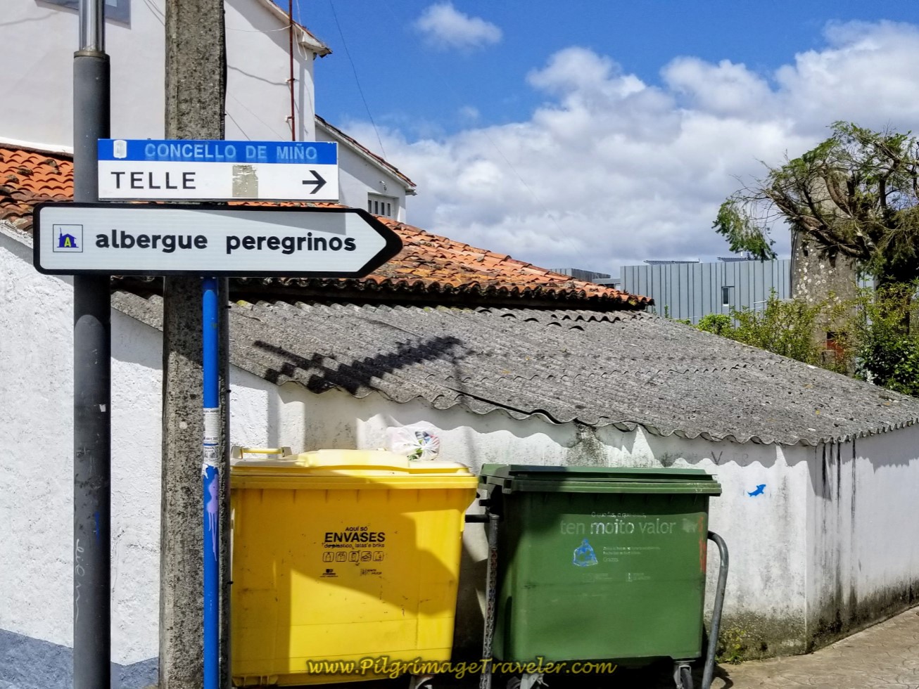 Sign for Albergue in Miño on day three of the Camino Inglés