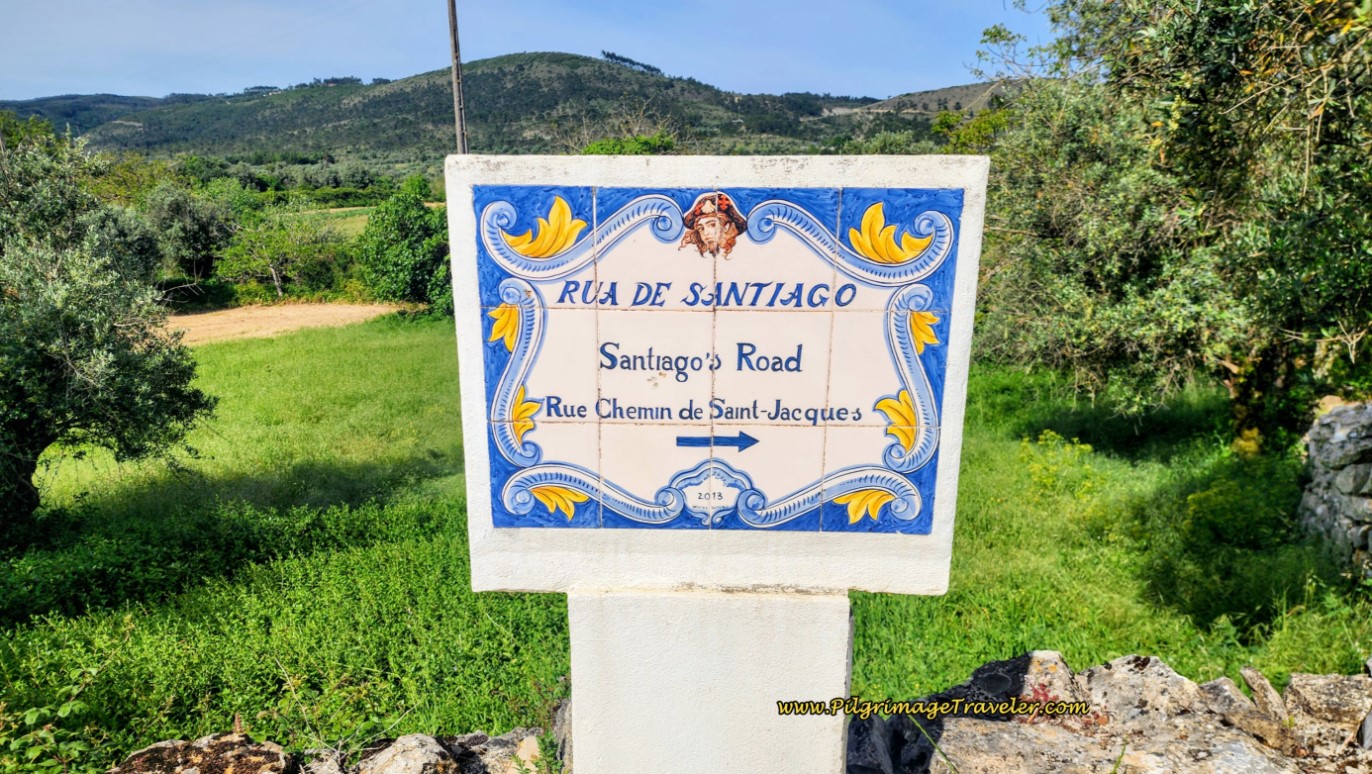Signpost Welcomes You to the Rua de Santiago