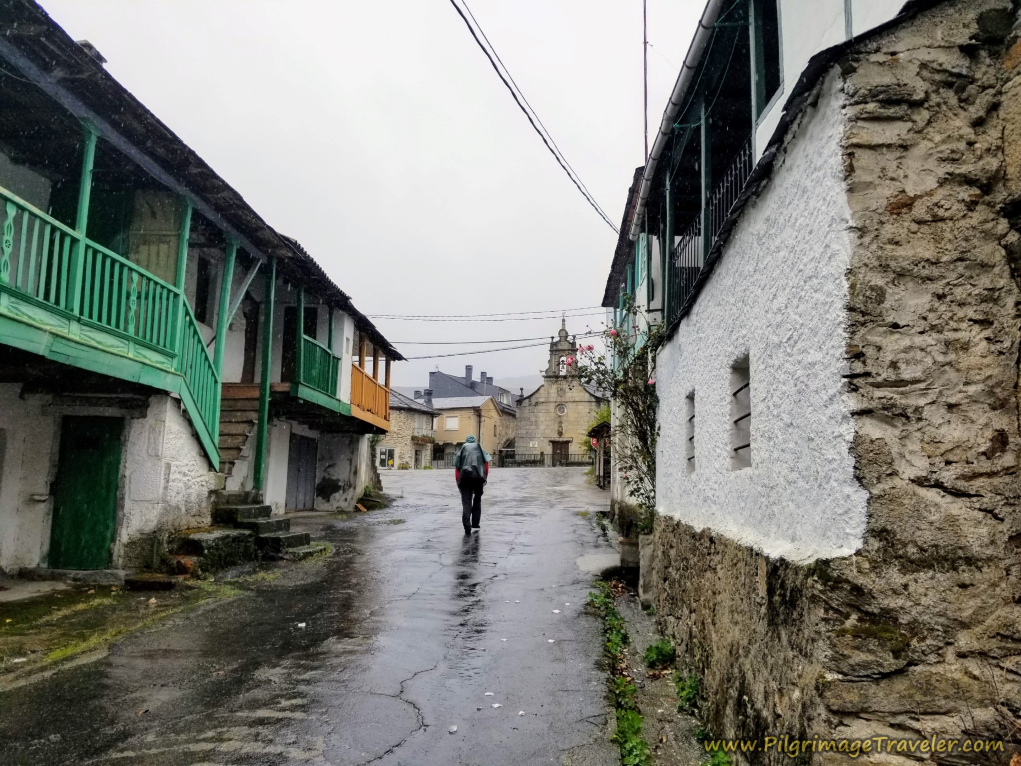 Walking Towards the Center of Requejo