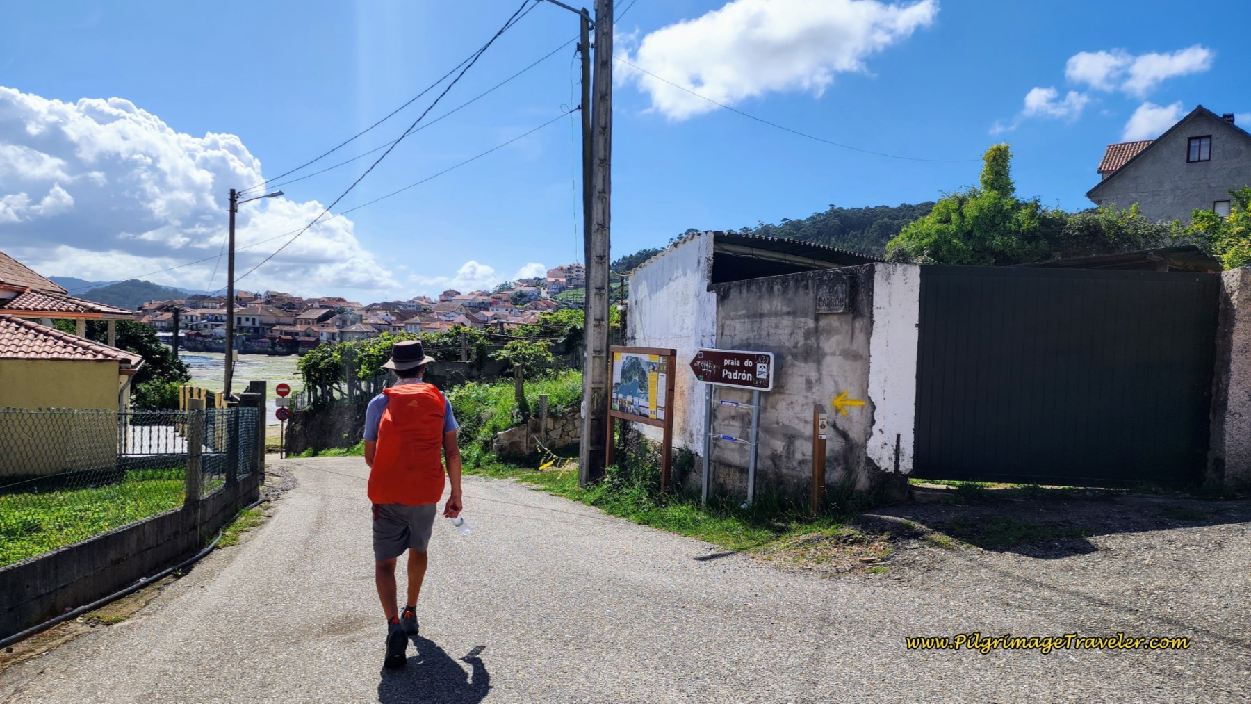 Praia do Padrón in View