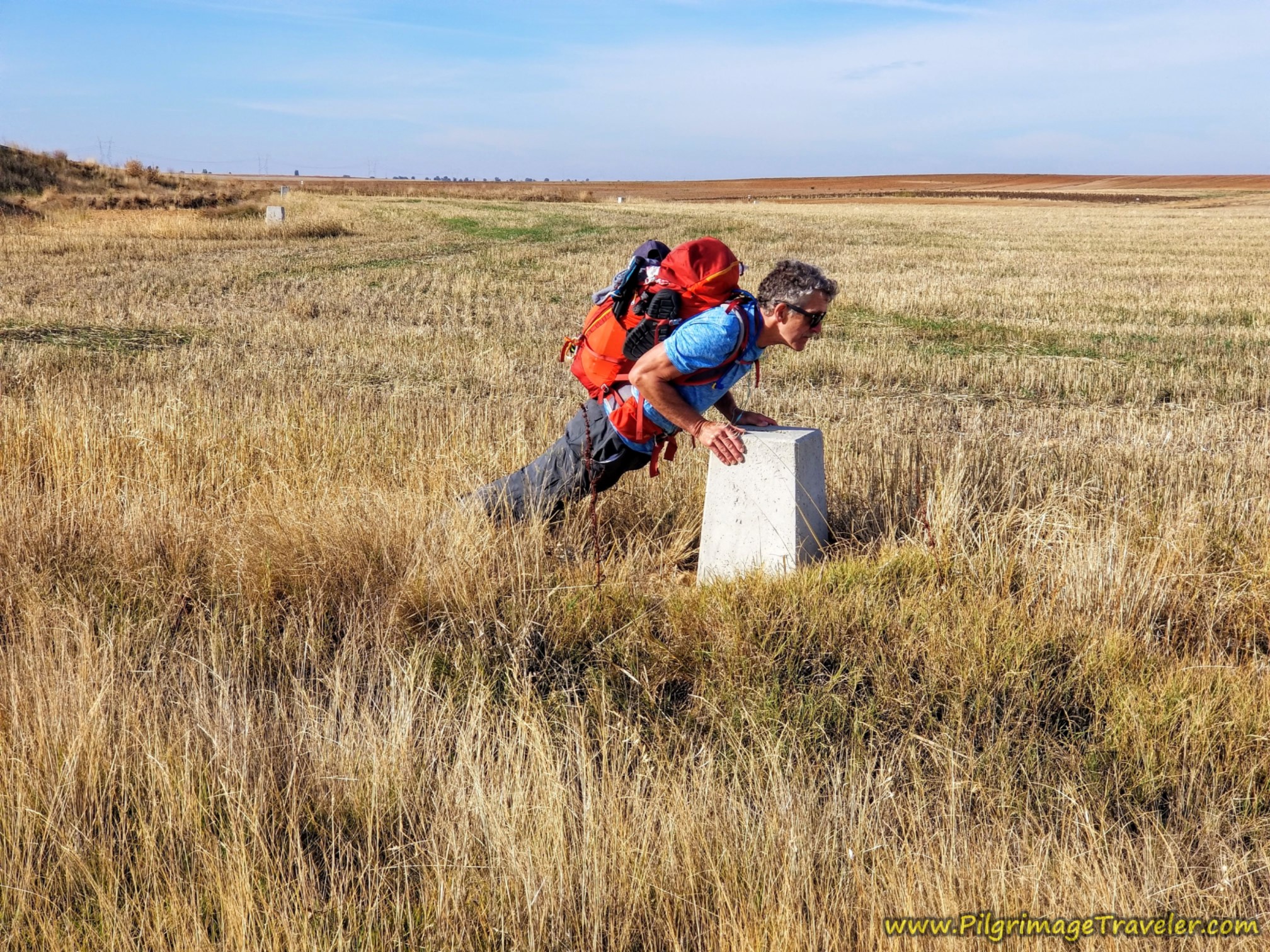 Rich Getting Bored, Does Pushups on Mojón