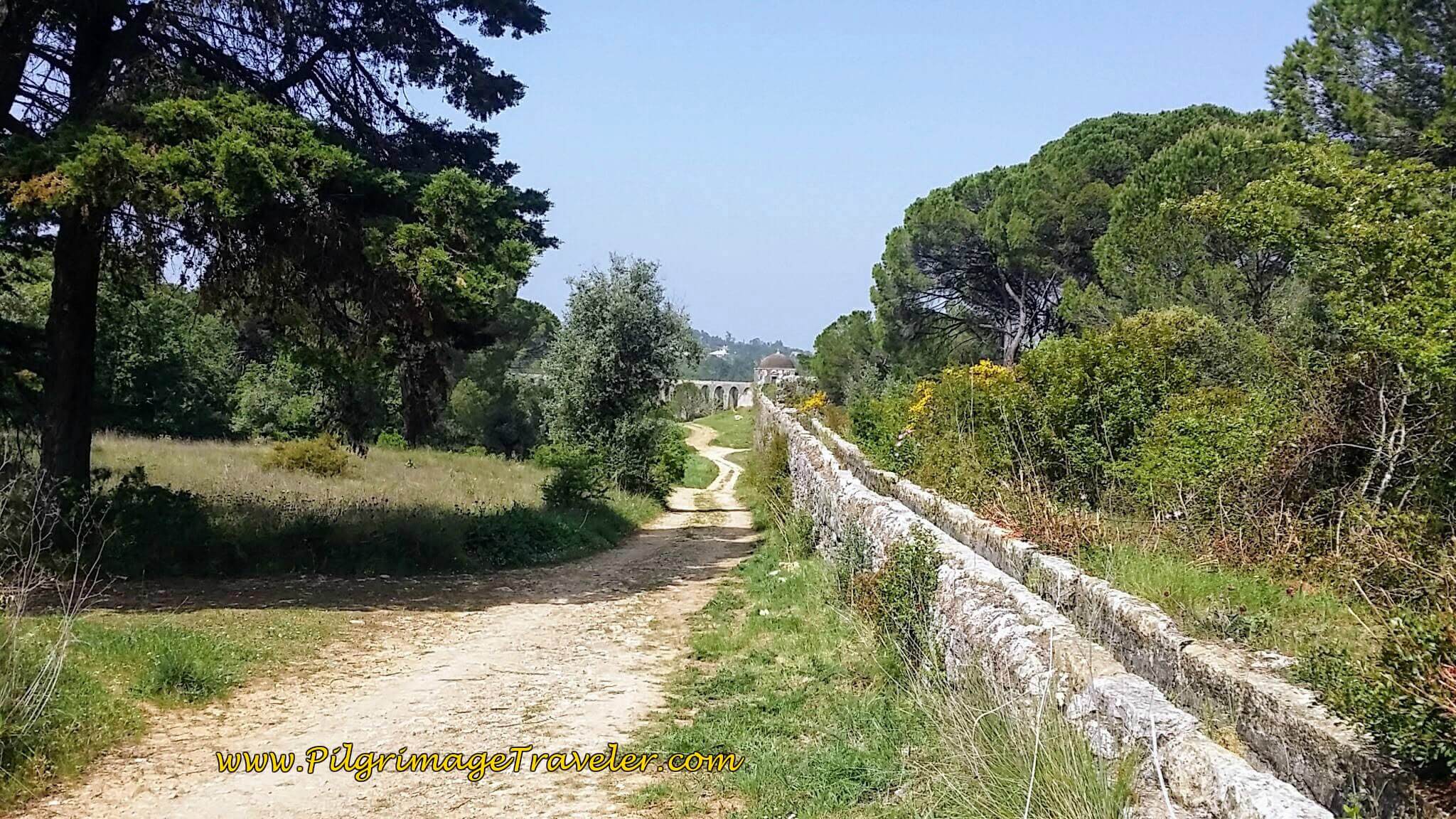 The Caminho Nascente Along the Aqueduct