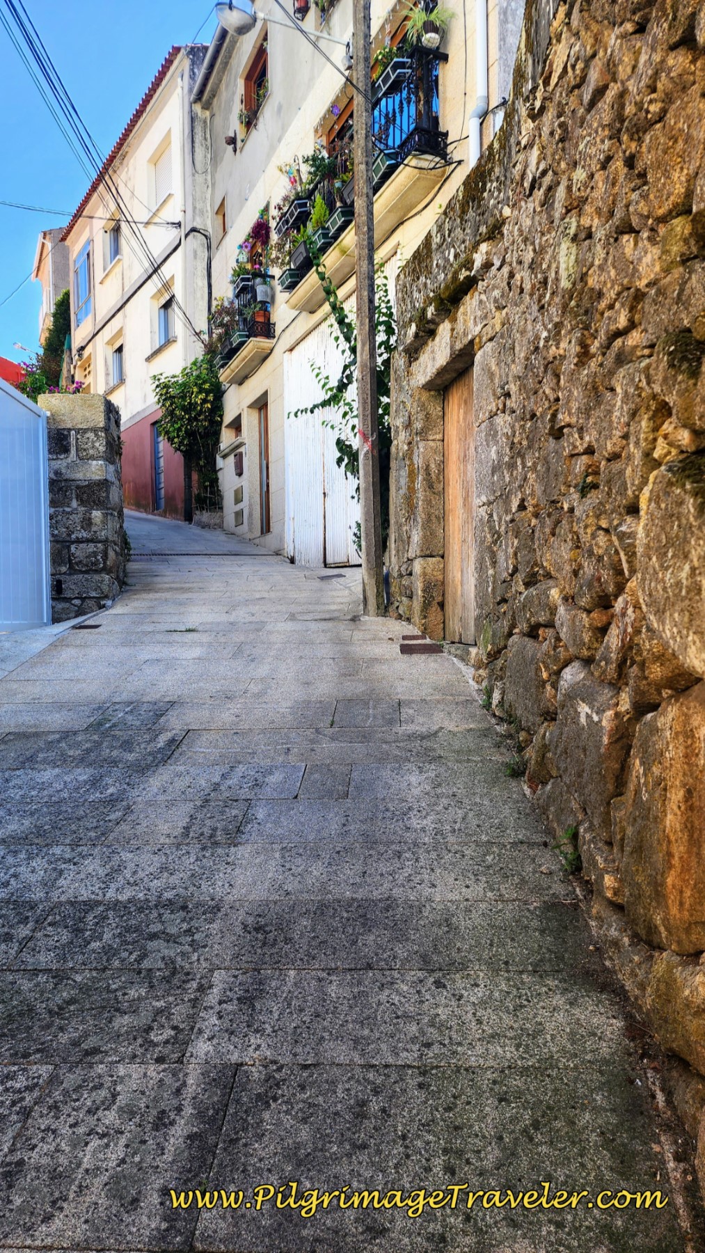 Climbing on the Rúa O Mariñeiro Climbing on the Rúa O Mariñeiro