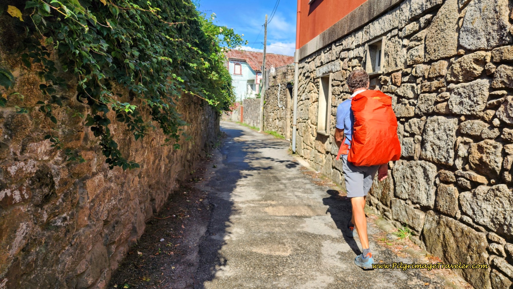 Continue Onward Through San Roque do Monte Continue Onward Through San Roque do Monte
