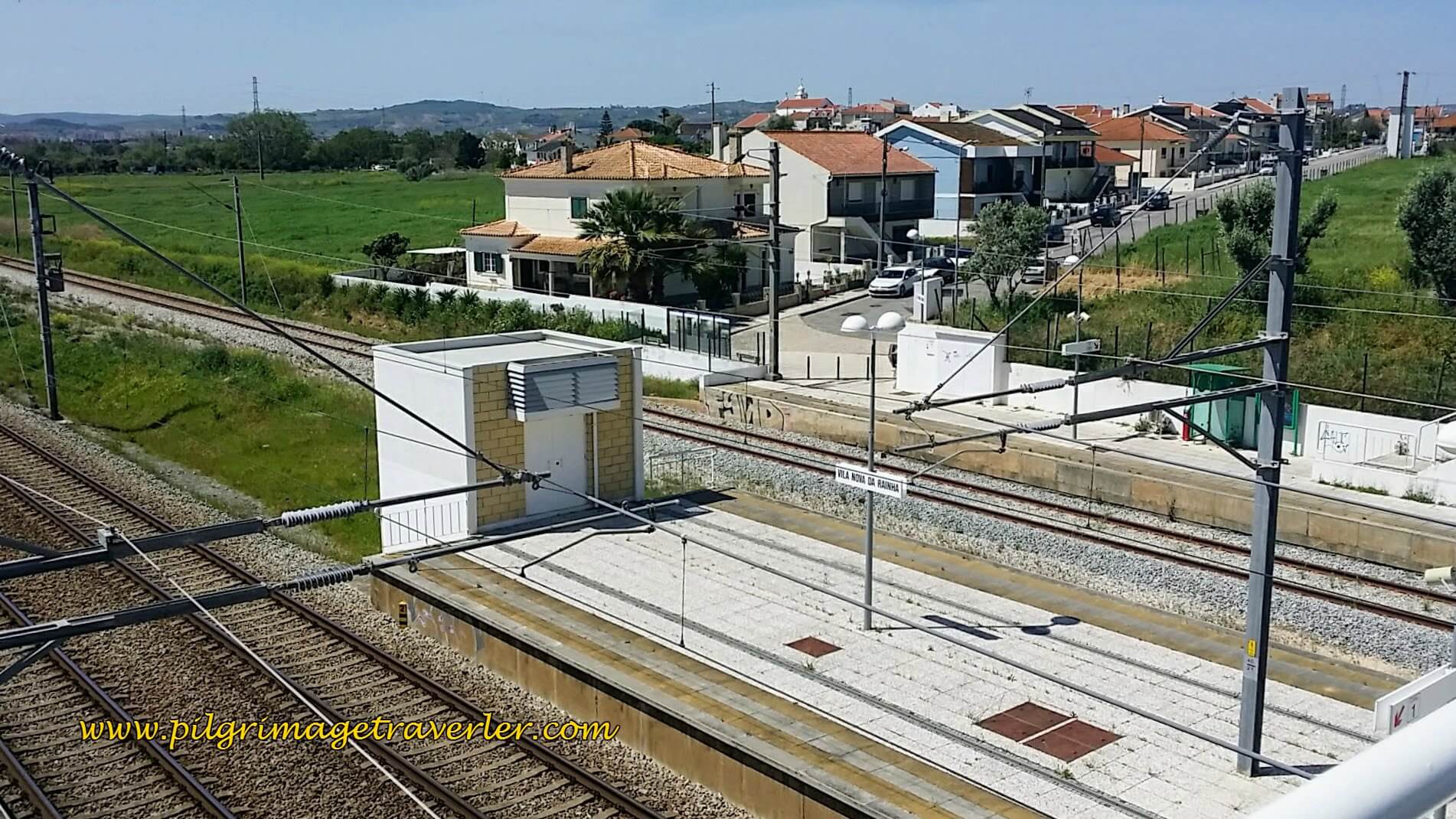 Up and Over the Train Tracks, Once Again in Vila Nova da Rainha, Camino Portugués