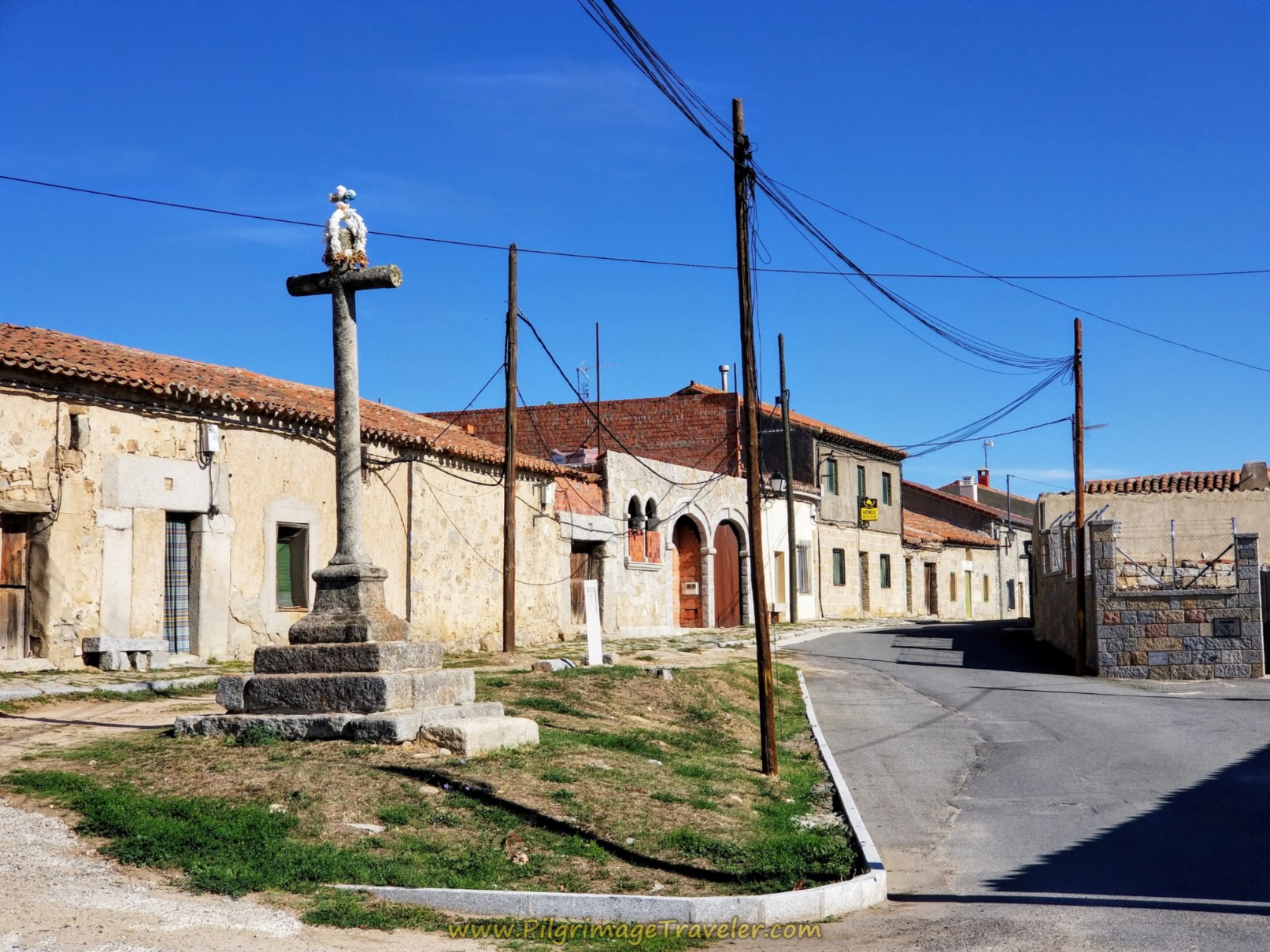 Walk Through Cardeñosa on day one of the Ruta Teresiana