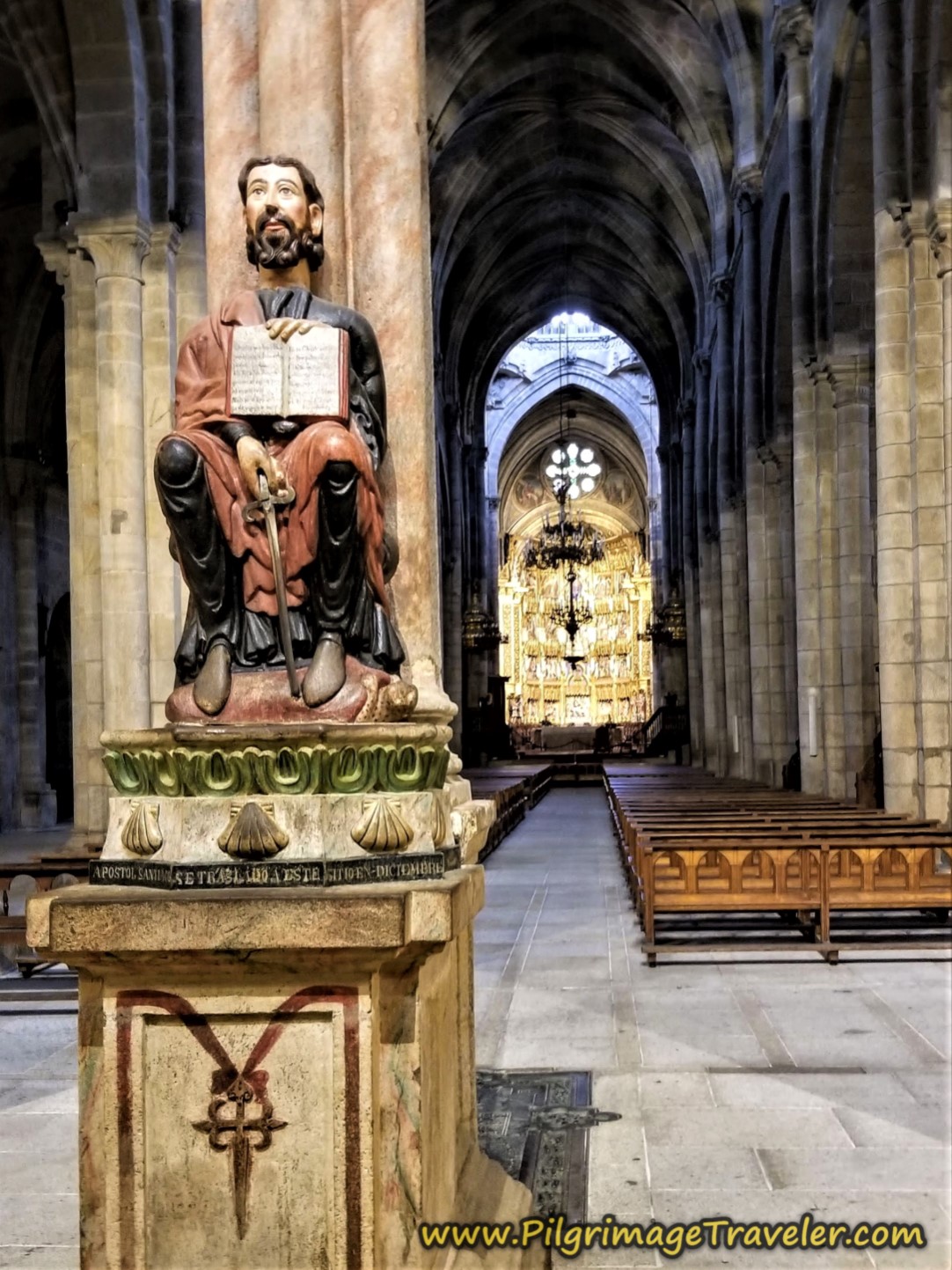 Mullion with Santiago, Pórtico del Paraíso