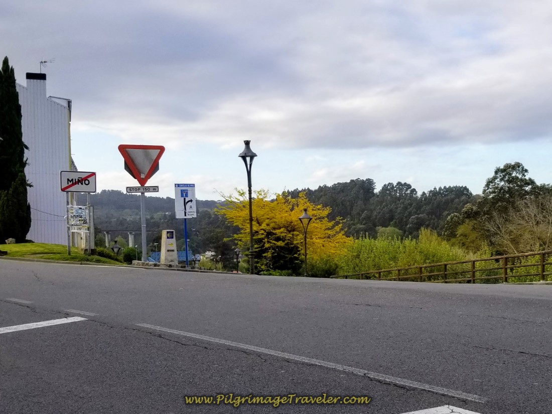 Right Turn Downhill Towards the River on day four of the Camino Inglés