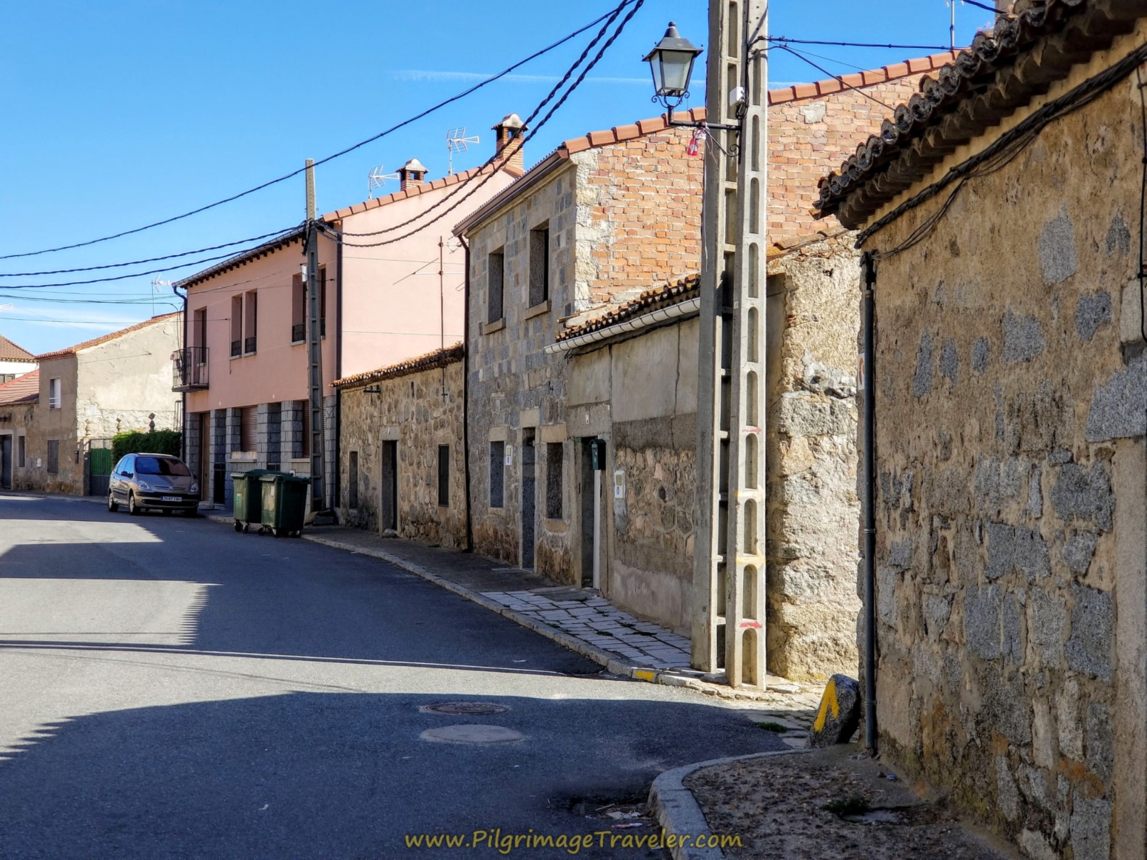Abrupt Right Turn in Cardeñosa Abrupt Right Turn in Cardeñosa