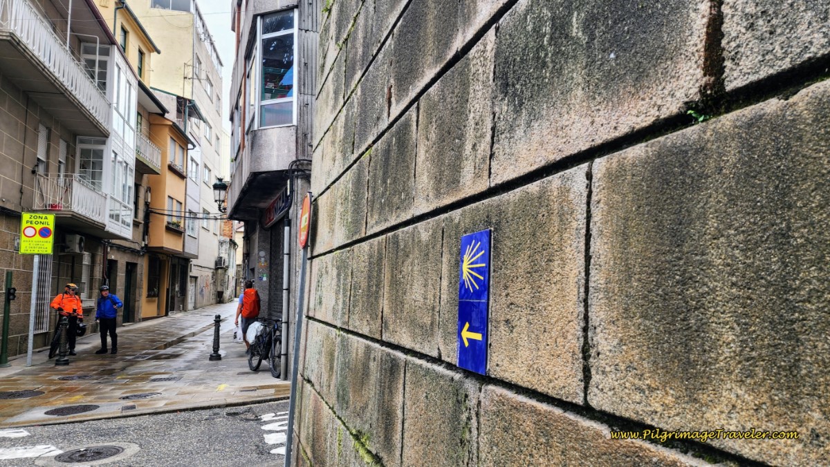 Final Steps Along the Rúa Pai Crespo to Albergue