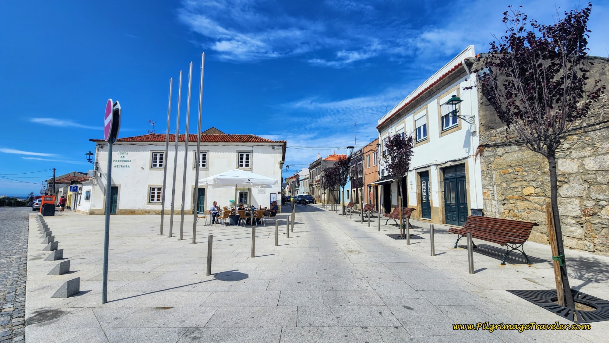 Cross Plaza to Rua Dr. Americo Silva