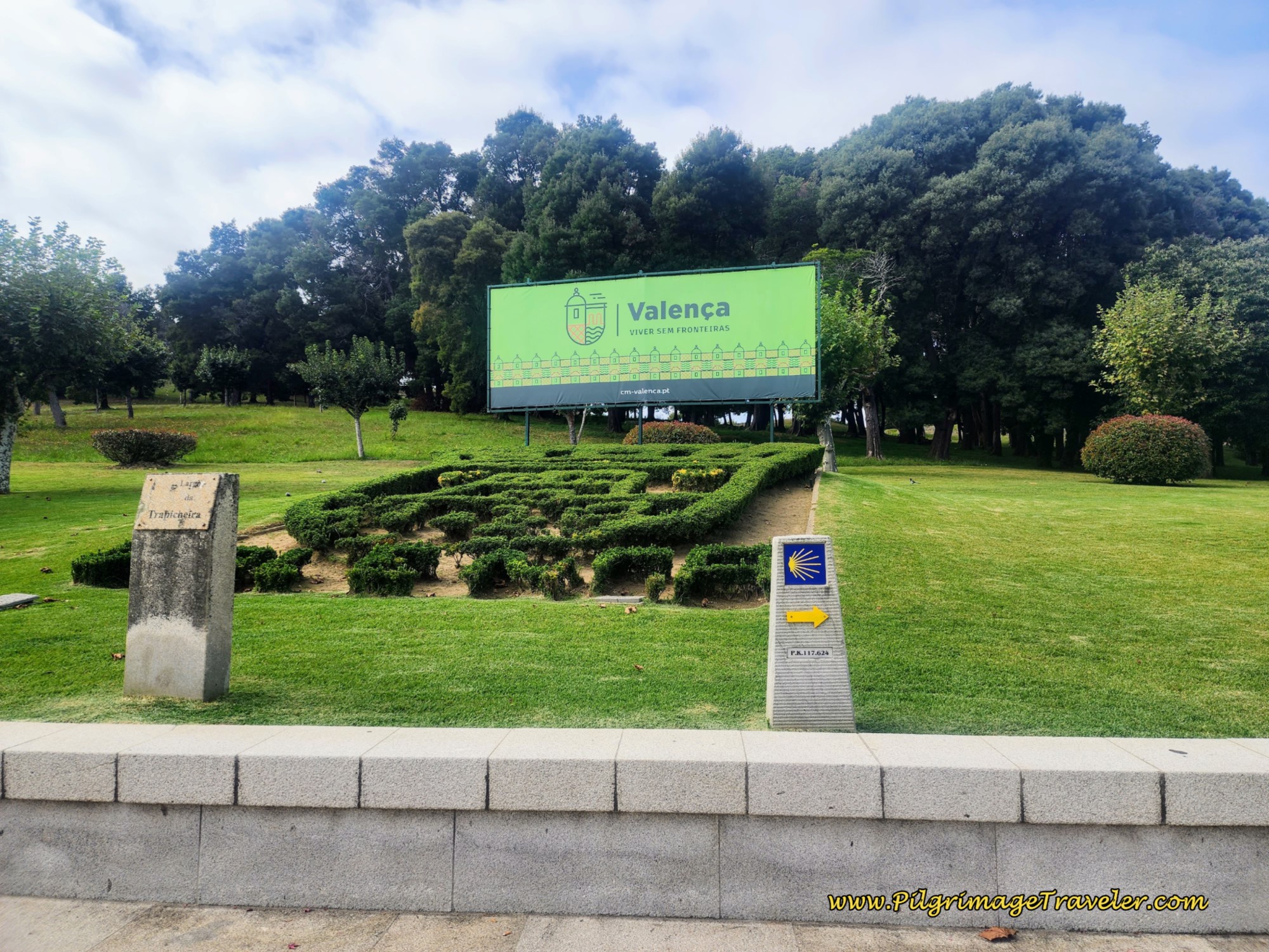 117 Km to Santiago at Valença Sign in Roundabout