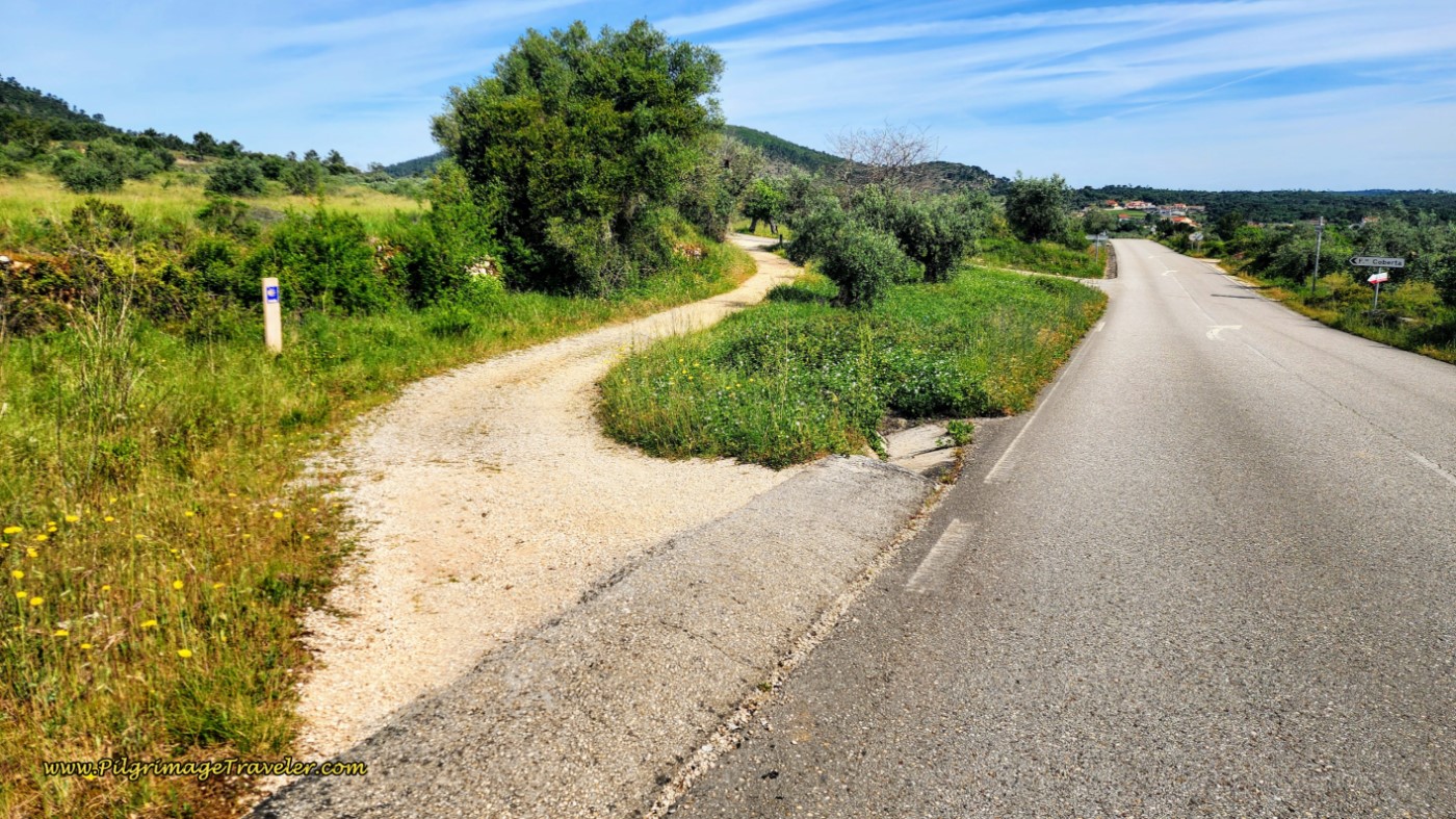 Left Turn Onto the Rua Principal Towards Fonte Coberta