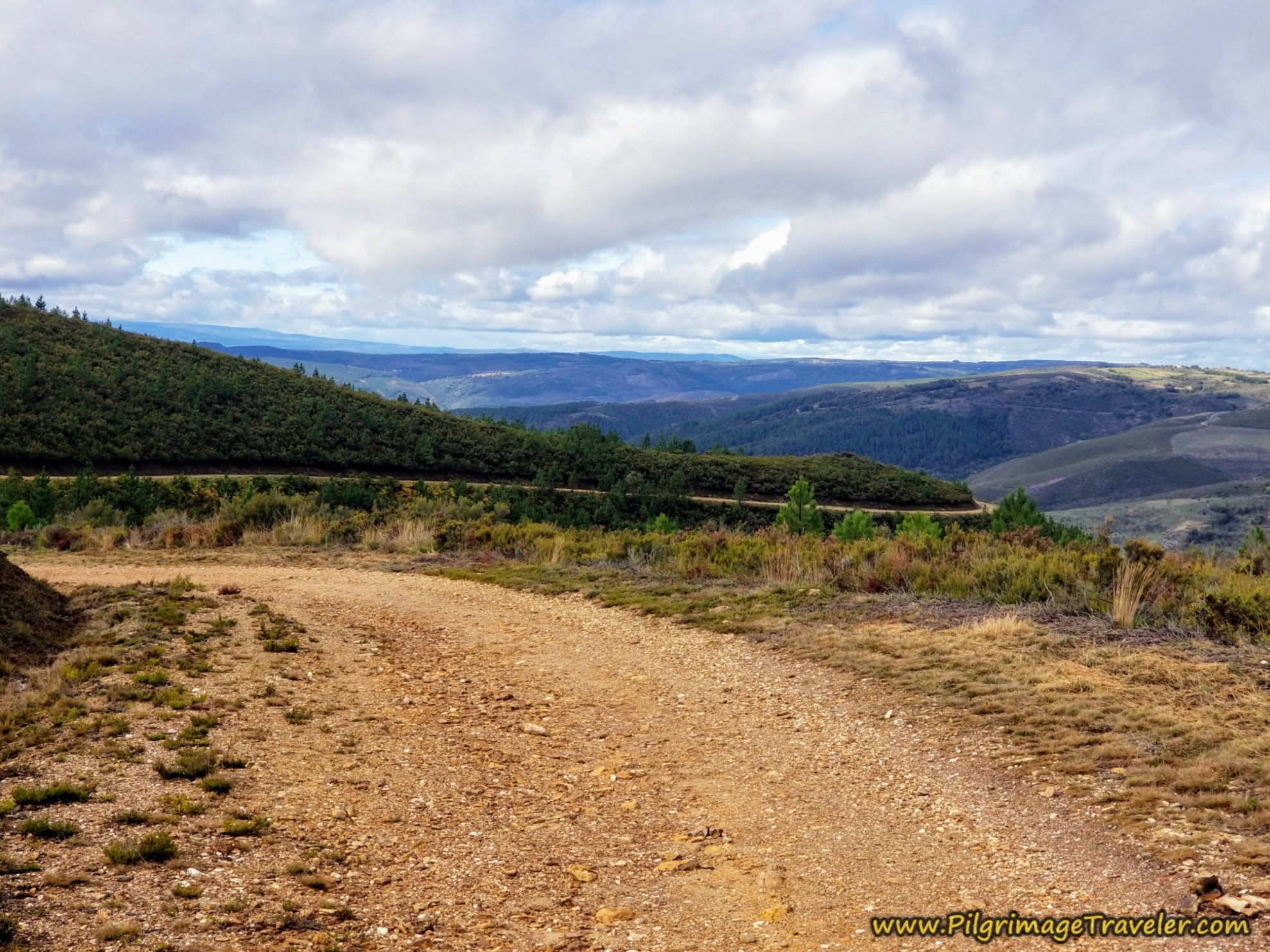 Long Road Ahead on the Camino Sanabrés from to A Venda da Capela to A Laza