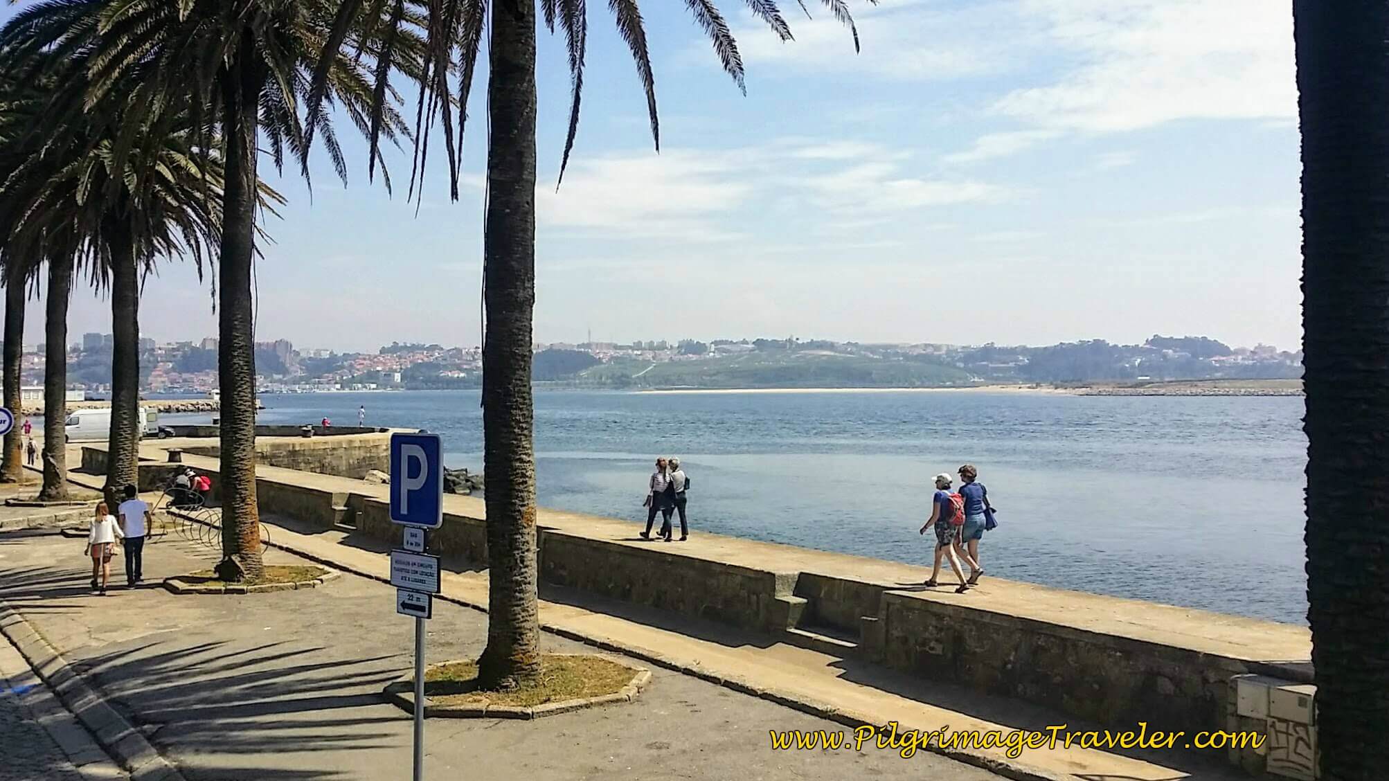 Rio Douro Promenade Towards Porto Center