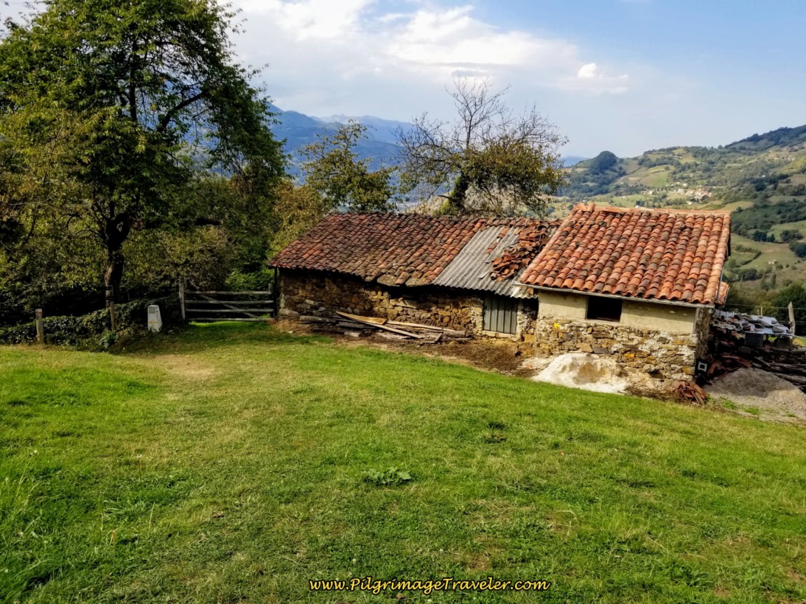 Asturian Waymark in Barraca