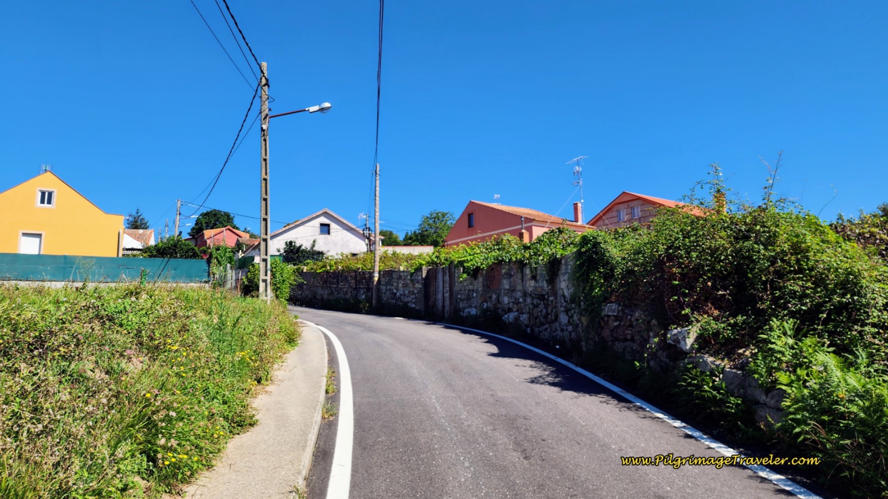Up the Hill on the Baixada á Salgueira Up the Hill on the Baixada á Salgueira