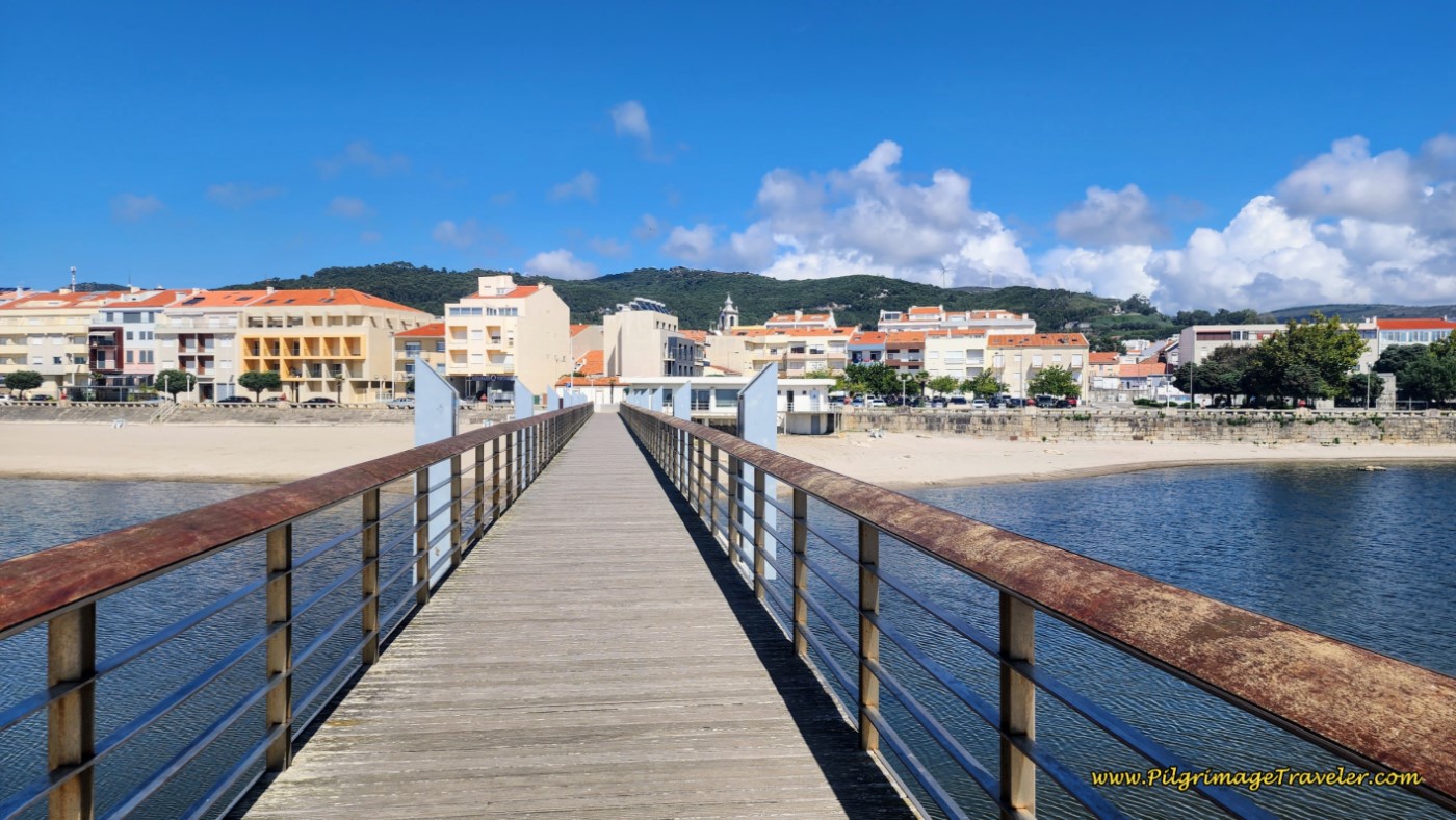 Boardwalk Bridge into Âncora