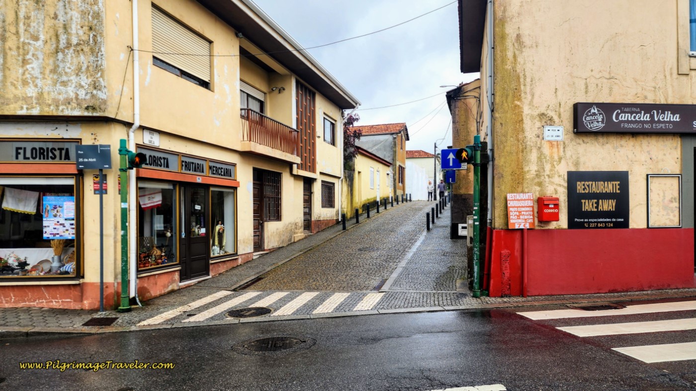 Enter the Narrow Rua Igreja,