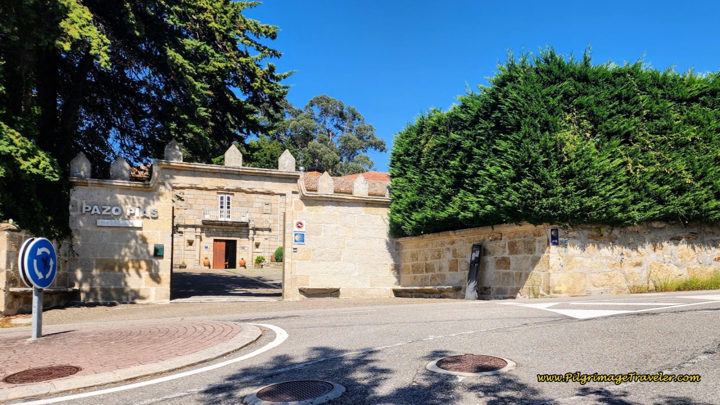 Albergue and Hospedería, El Pazo Pía
