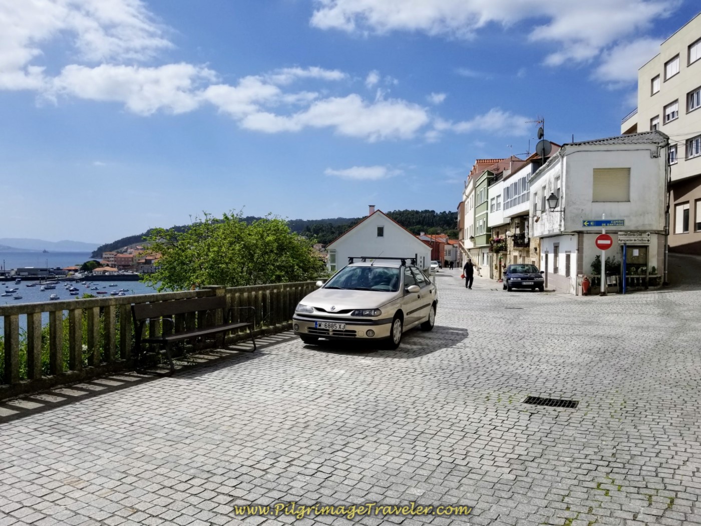 Along the Rúa Alameda in Corcubión