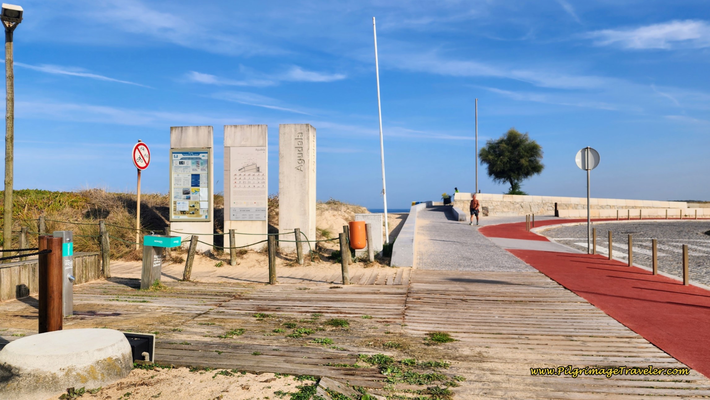 Passing Entry to the Praia da Agudela