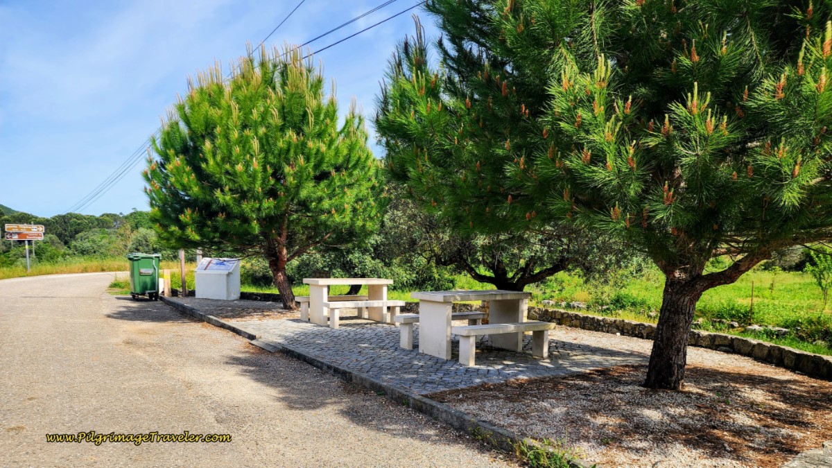Ponte Filipina Picnic Area by Bridge