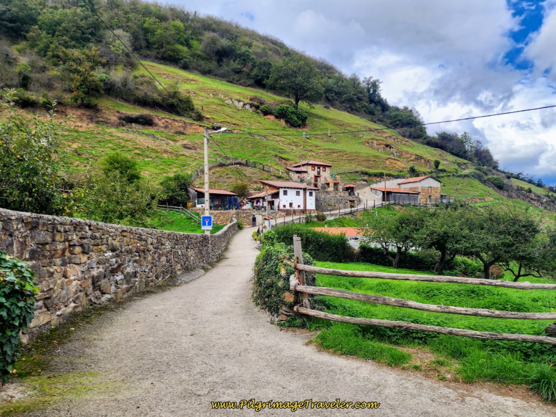 Climbing Up and Out of Herías