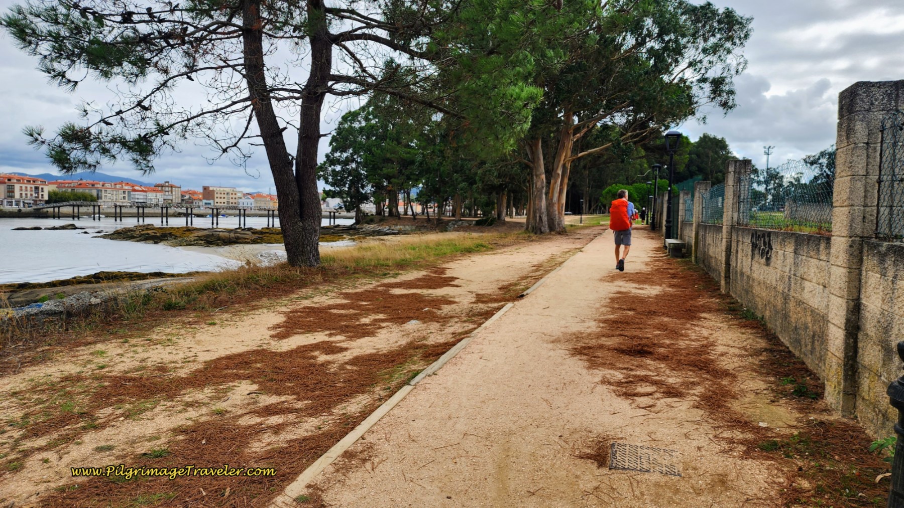 Round the Point, Footbridge Ahead, Variante Espiritual from Barrantes to Vilanova de Arousa Round the Point, Footbridge Ahead