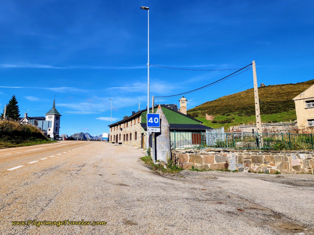 Camino Turns Right After Pillar