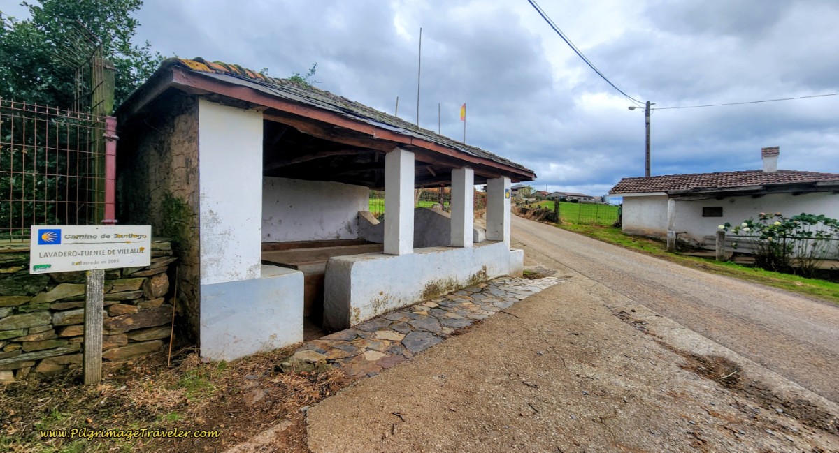 Lavadero, Fuente de Villaluz (Left) and Ermita (Right)