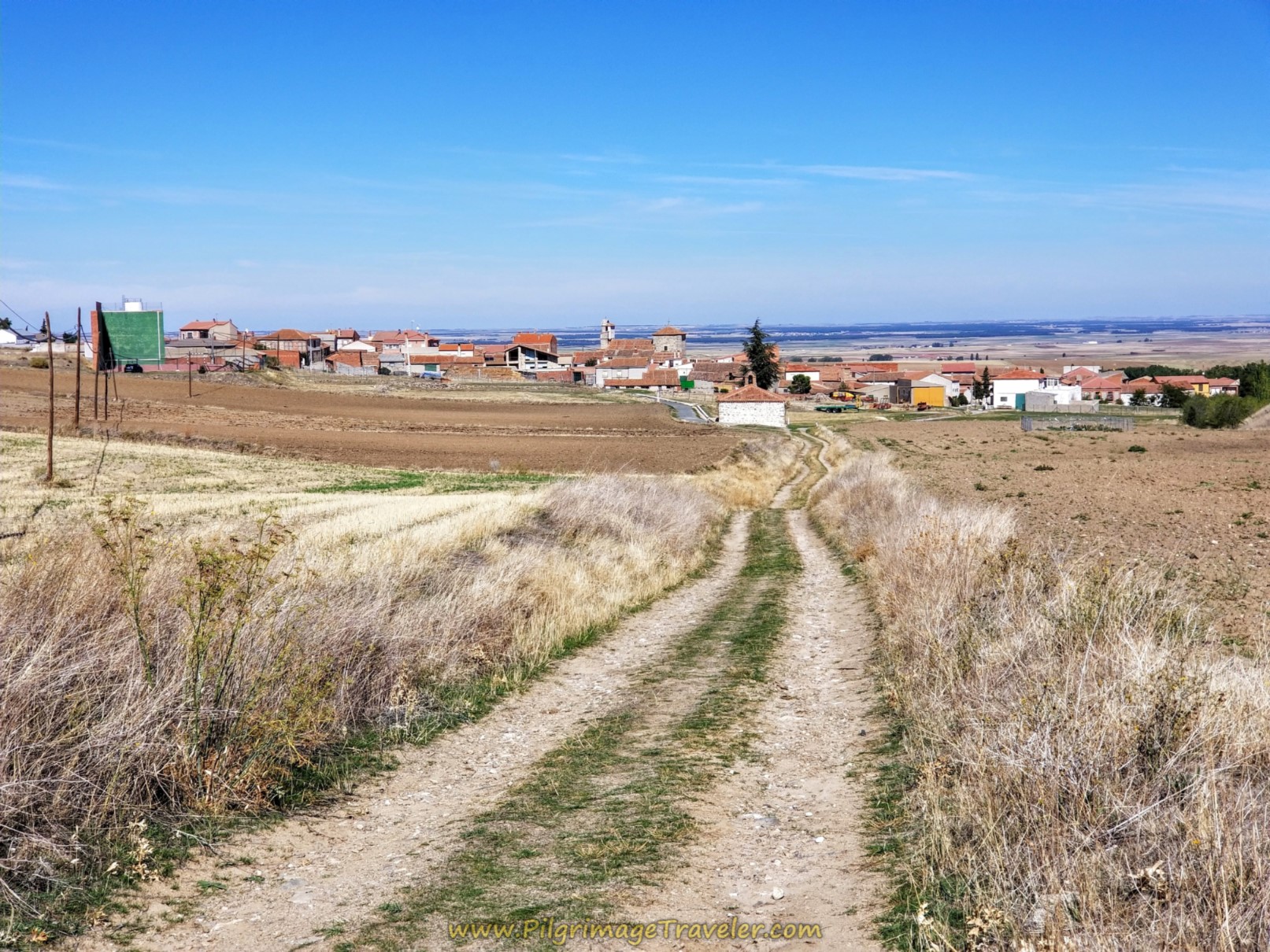 Peñalba de Ávila and the Ermita Ahead Peñalba de Ávila and the Ermita Ahead