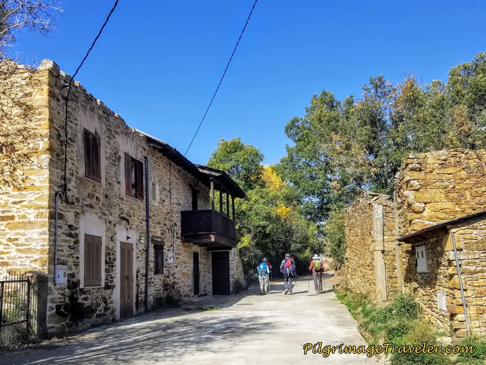 Walking Through Triufé