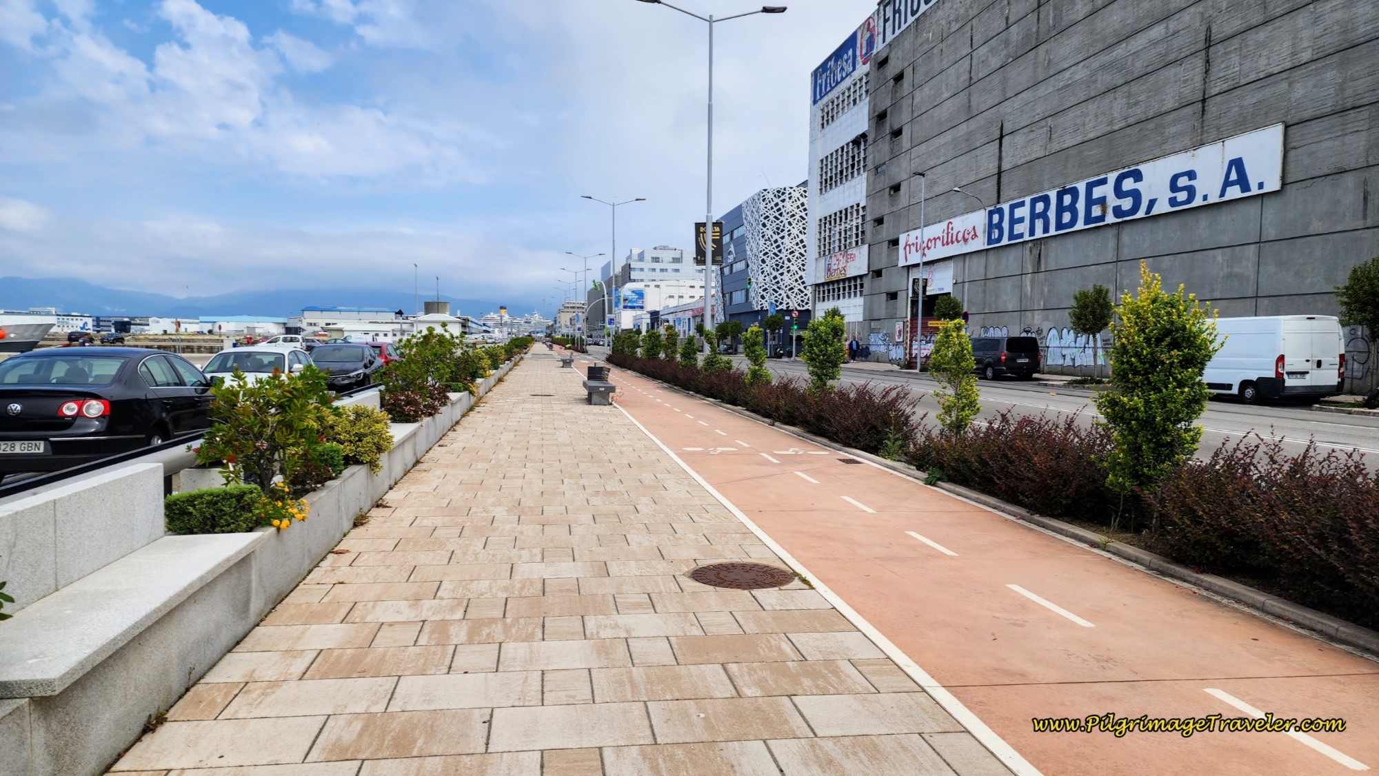 Bike Way along the Avenida Beiramar Bike Way along the Avenida Beiramar