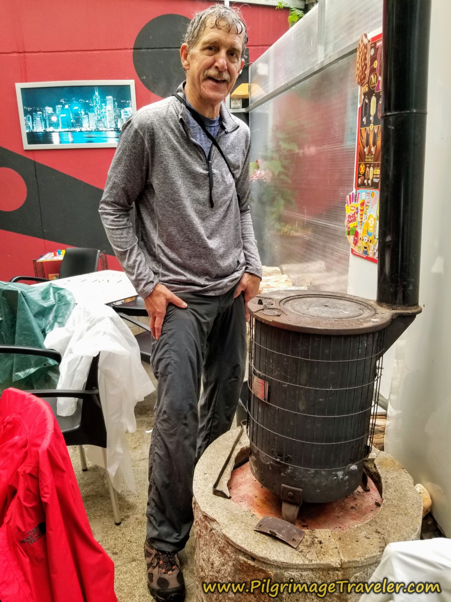 Rich Warming Up at the Bar A Pedra Rich Warming Up at the Bar A Pedra