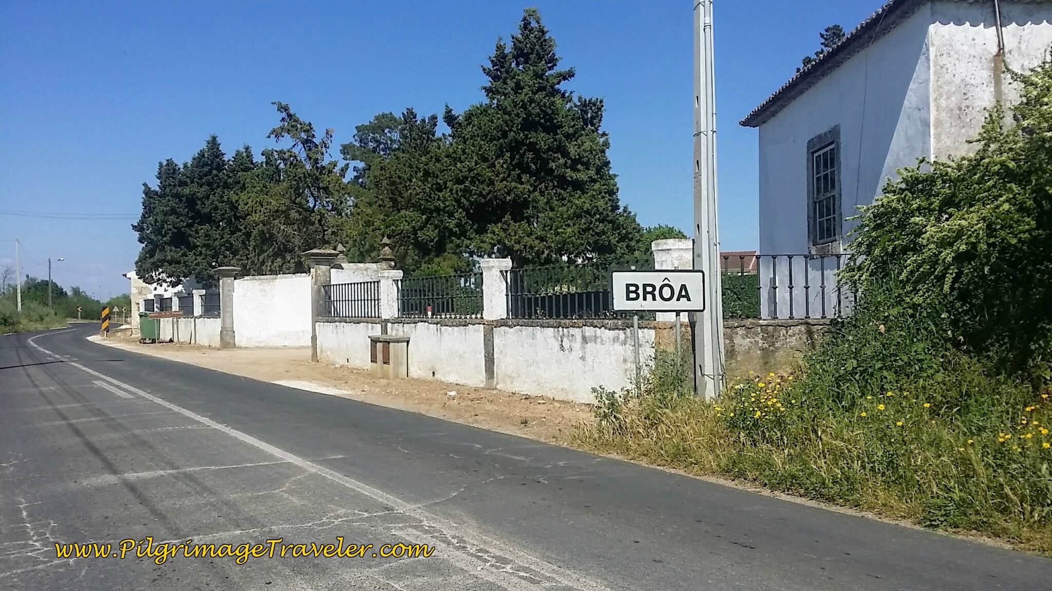 Walking Through Brôa