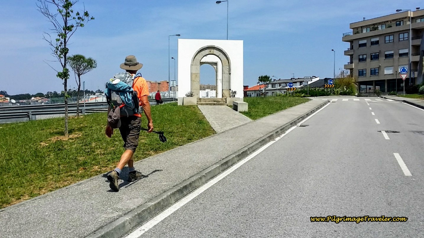 Entering the Southern Suburbs of Porto on the Rua Rio