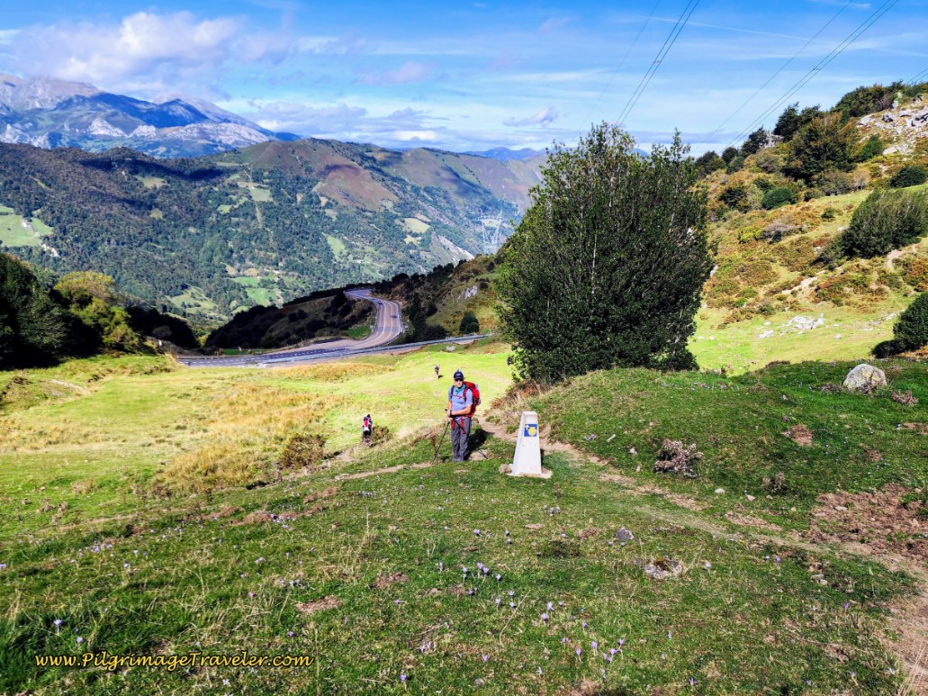 Mojón About Halfway Down the Slope