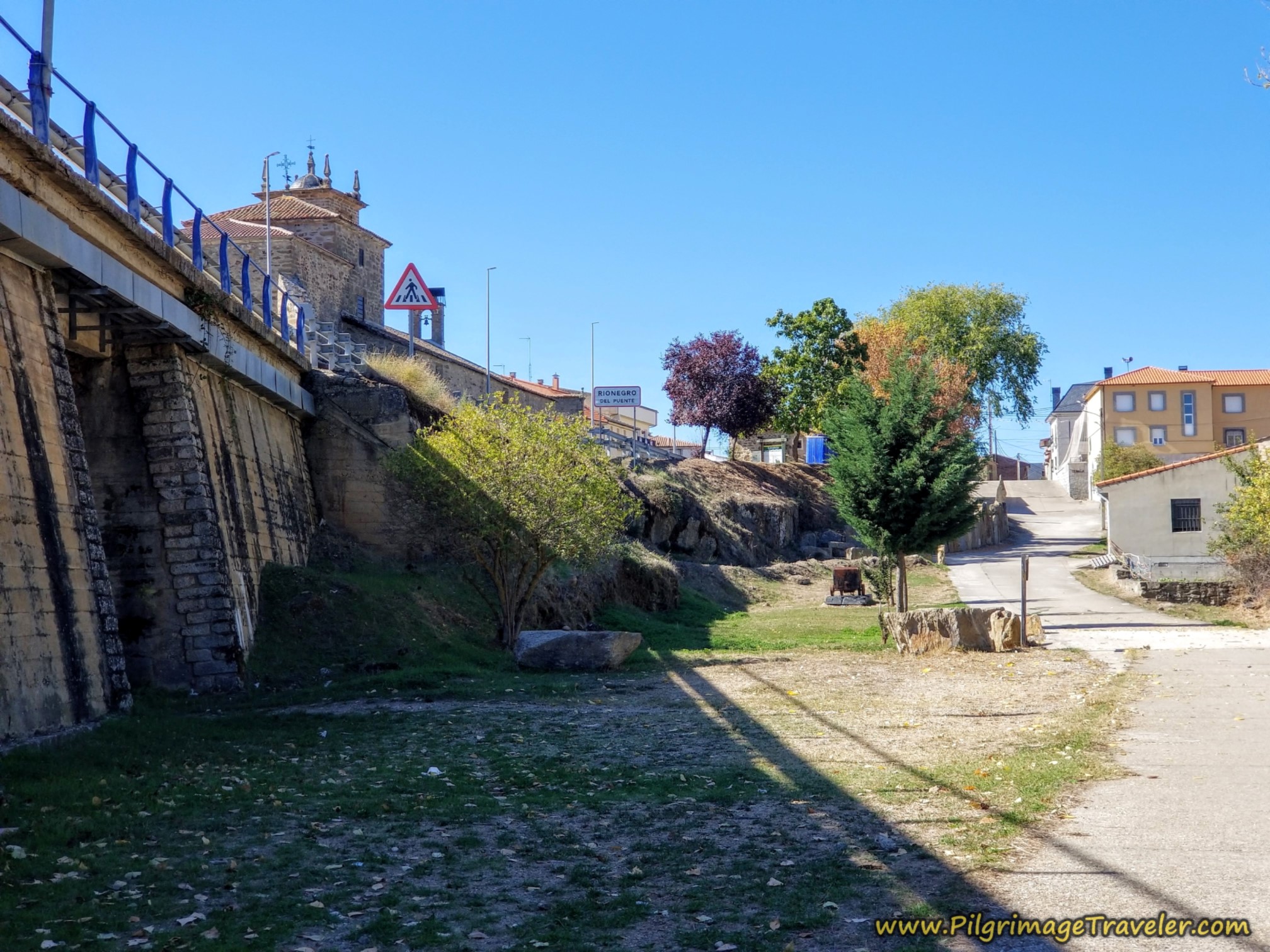 Walk Under the Highway N-525