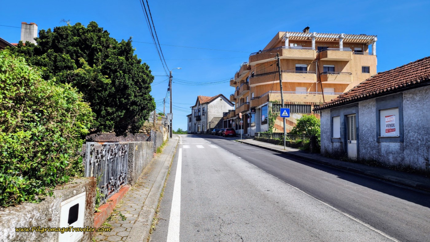 Left Turn onto the Rua do Mosteiro in Cucujães