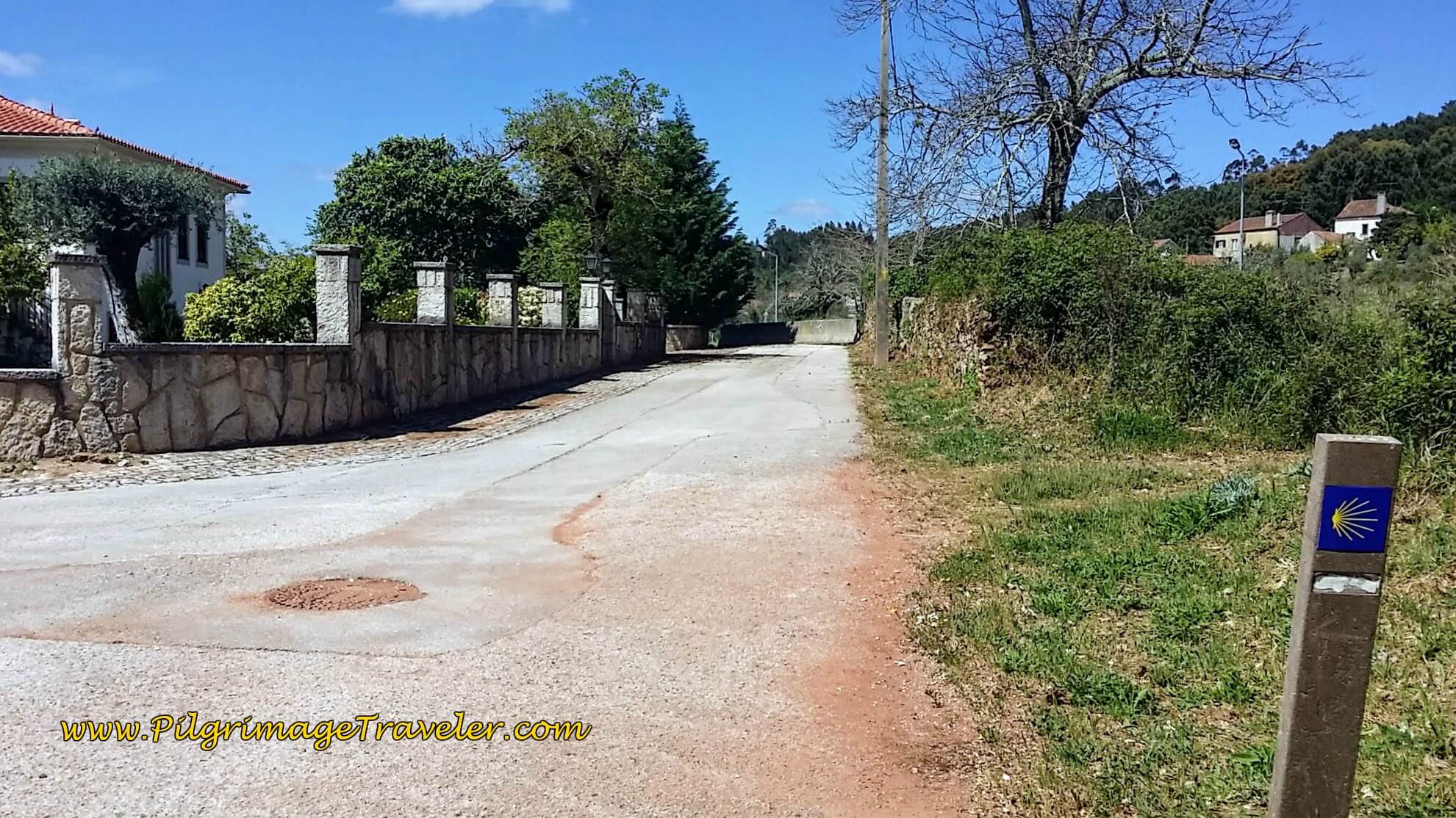 Turn hard left toward Alvaiãzere