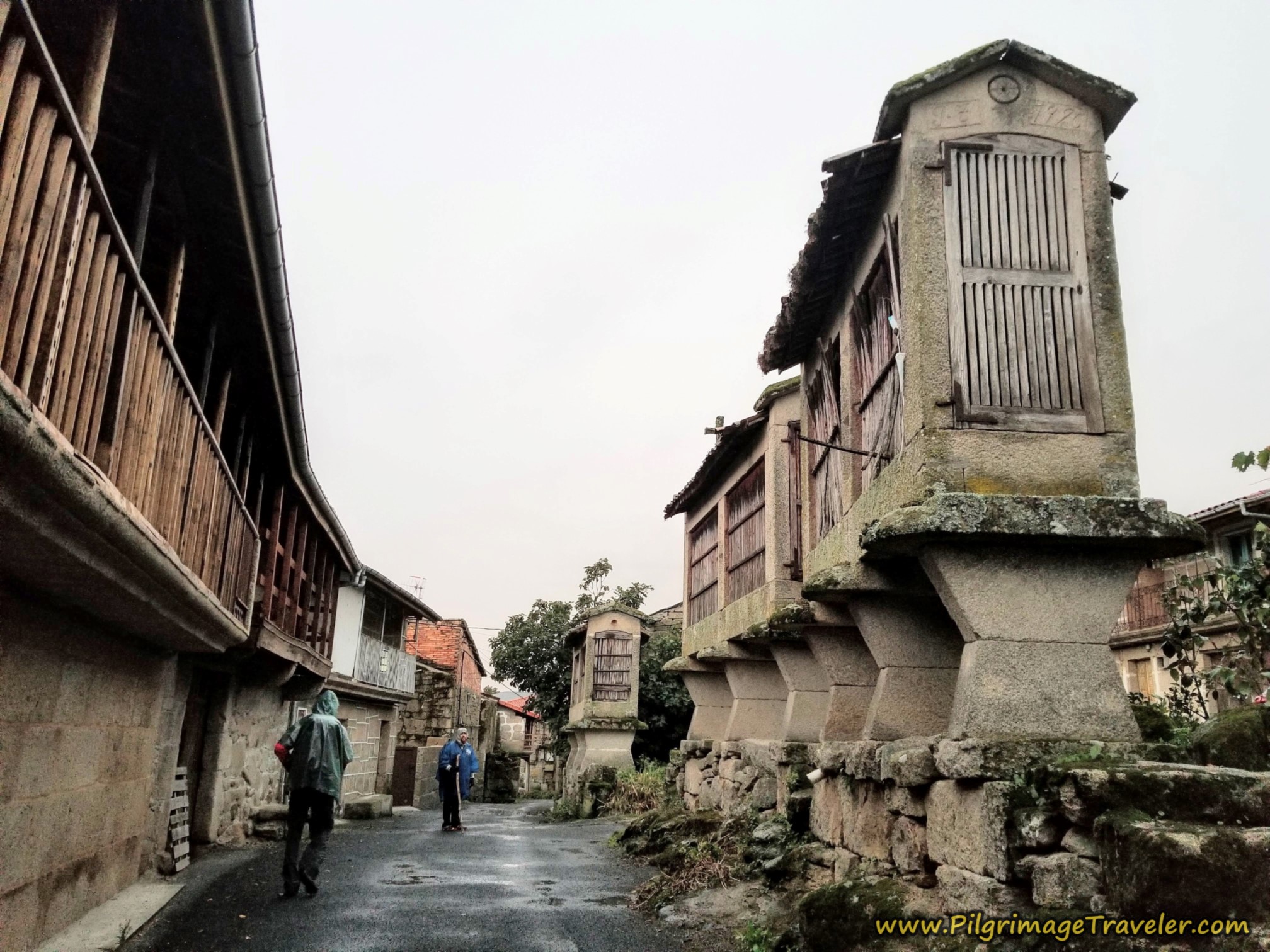 Boveda Horreos, Camino Sanabrés, Vilar de Barrio to Xunqueira de Ambía