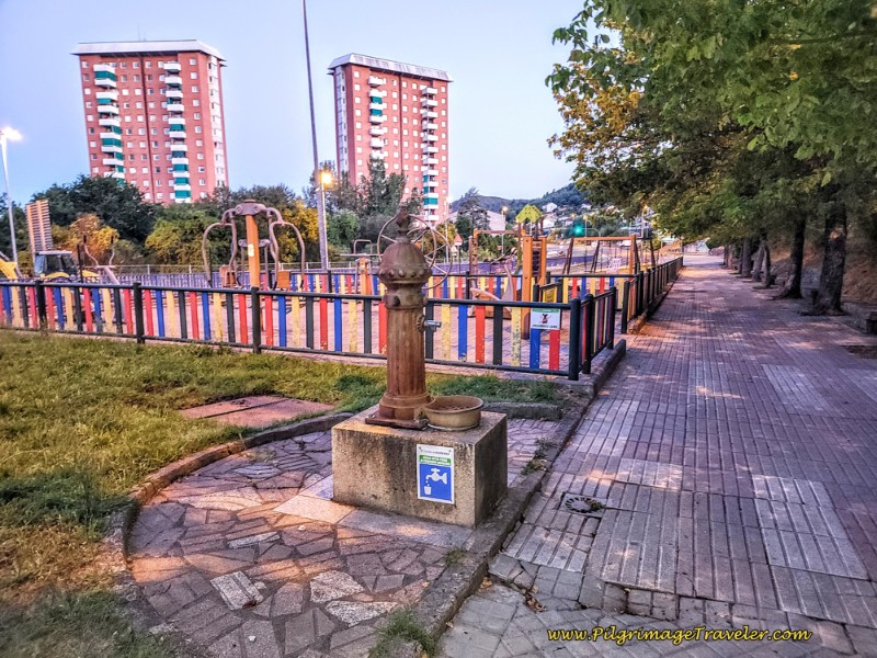 Walk Through Parque Infantil on Promenade