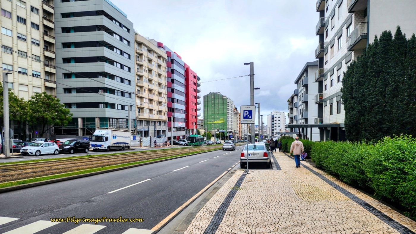 Along the Avenida da República in Vila Nova de Gaia