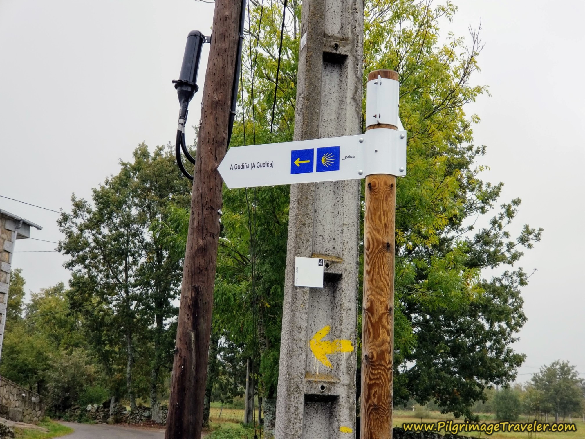 Signpost to A Gudiña