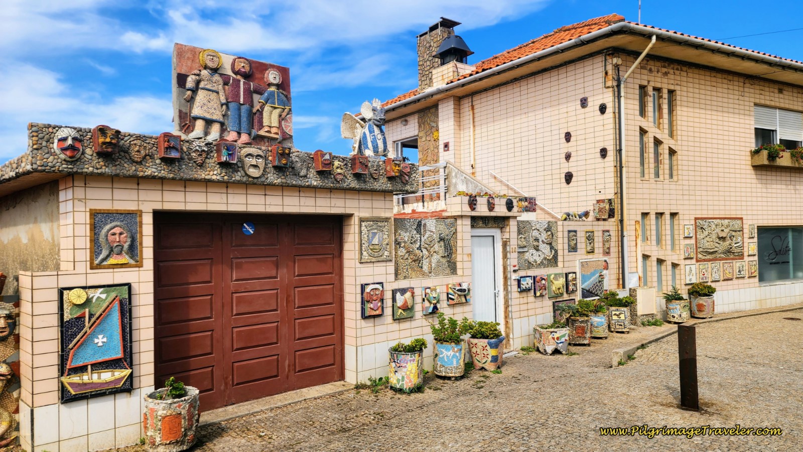 Colorful House in Vila Chã